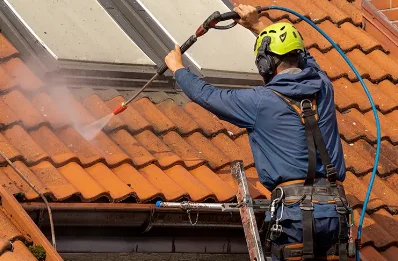 Démoussage et hydrofuge de toiture à Averan